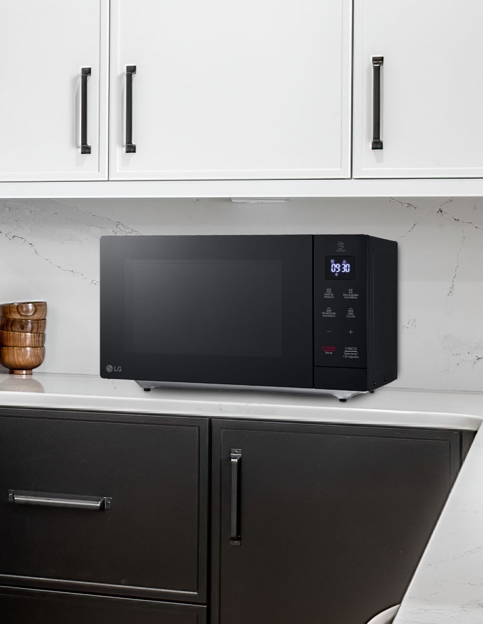Horno de microondas convencional LG modelo MS3032JAS