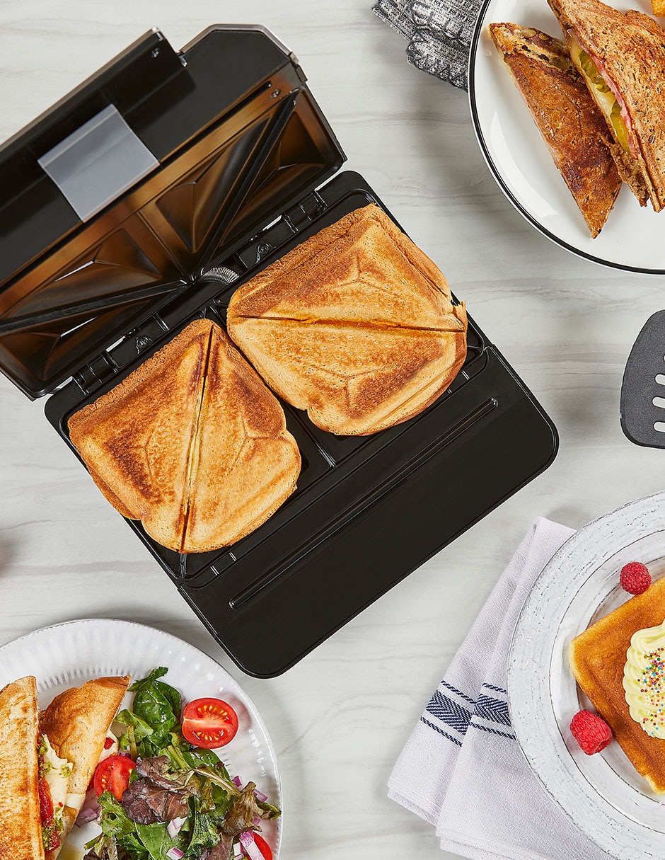 Sandwichera Black + Decker SM602F-1BDLA