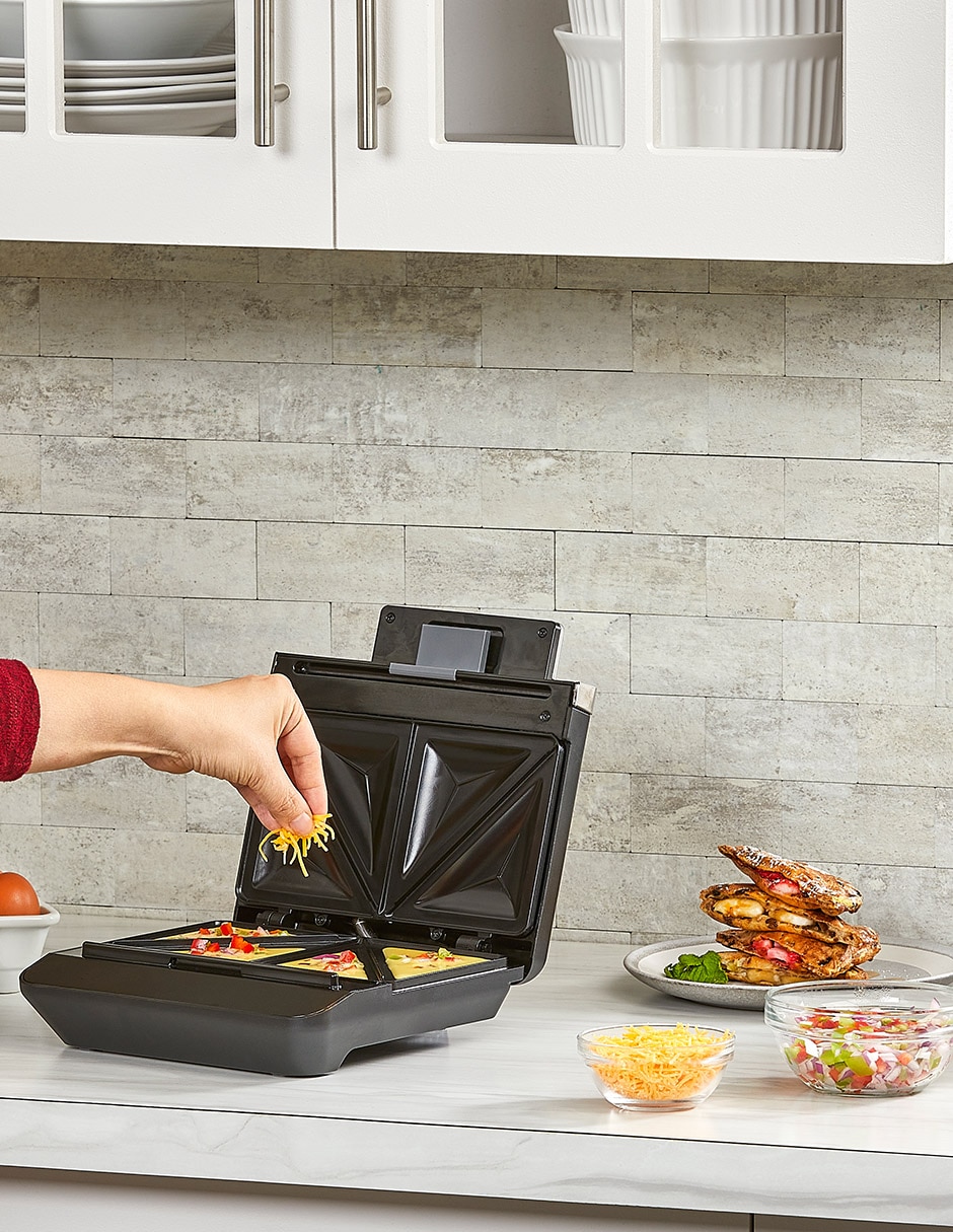 Sandwichera Black + Decker SM602F-1BDLA