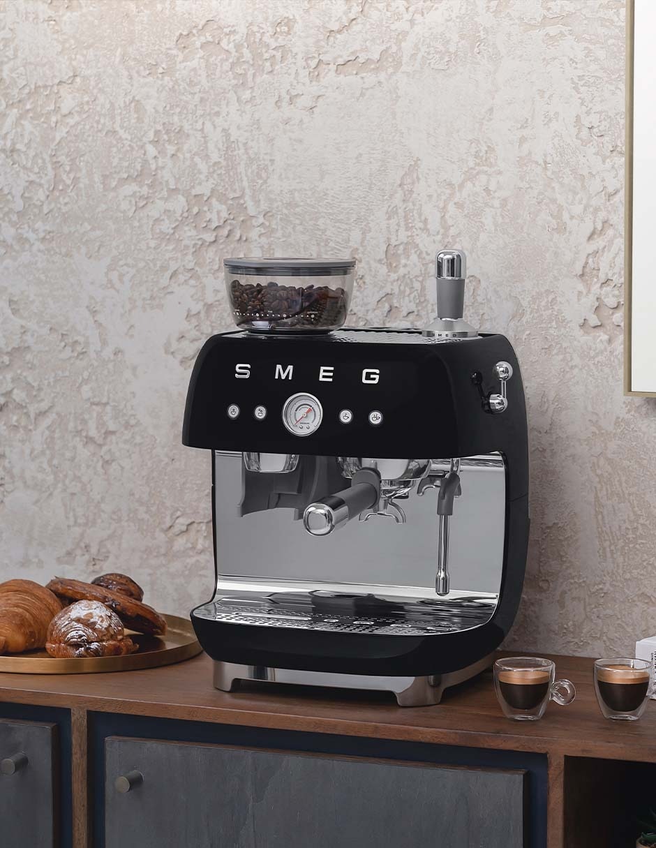 Cafetera con molino 50´s style egf03 8