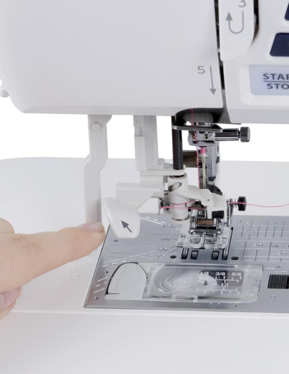 Máquina de coser digital Janome SKYLINE S5AE