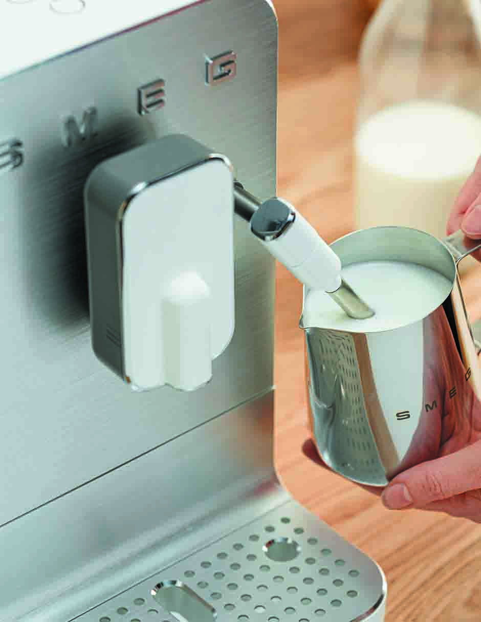 Cafetera con molino Smeg Collezione BCC12WHMUS