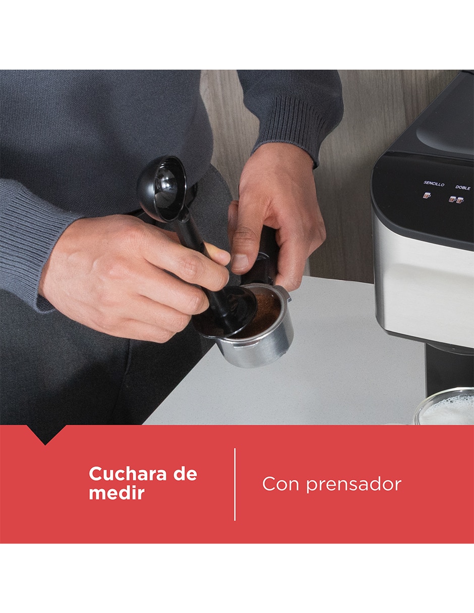 Cafetera espresso Black + Decker cafe crema EM0412-1SDLA